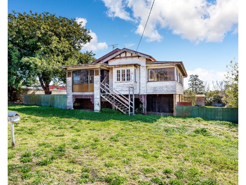 25 David Street, Rockville QLD 4350