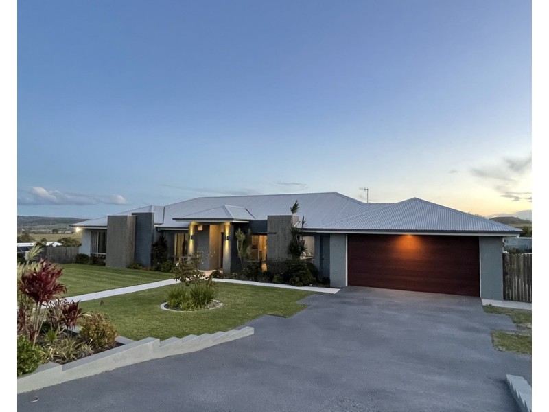33 Northerly Drive, Hodgson Vale QLD 4352