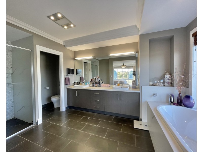 33 Northerly Drive, Hodgson Vale QLD 4352