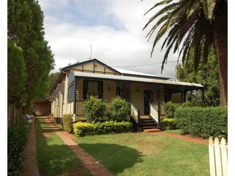 19 Herries Street, East Toowoomba QLD 4350