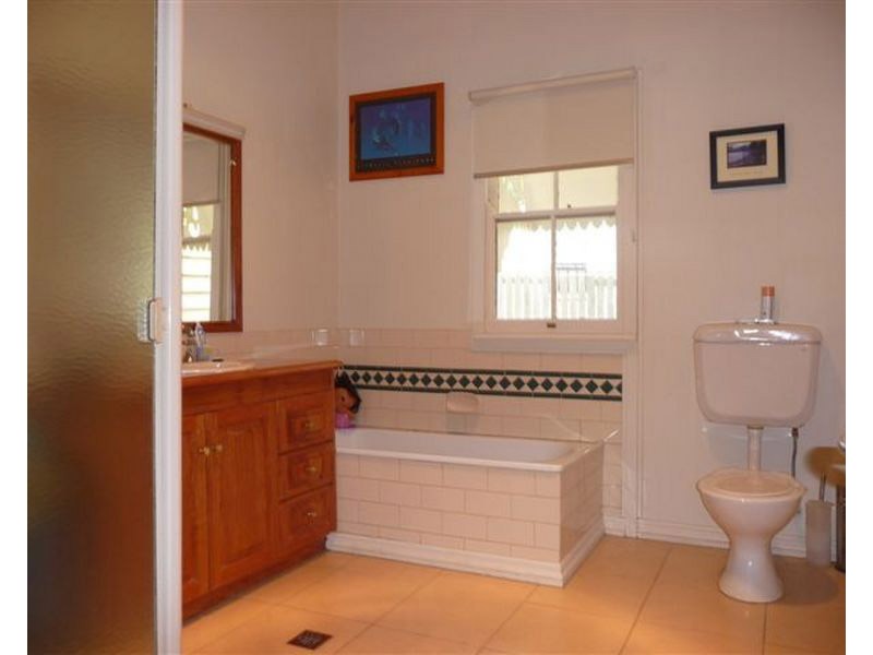 19 Herries Street, East Toowoomba QLD 4350