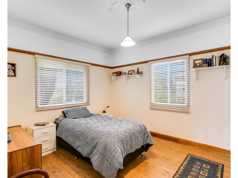 9 Sterling Street, Southbrook QLD 4363