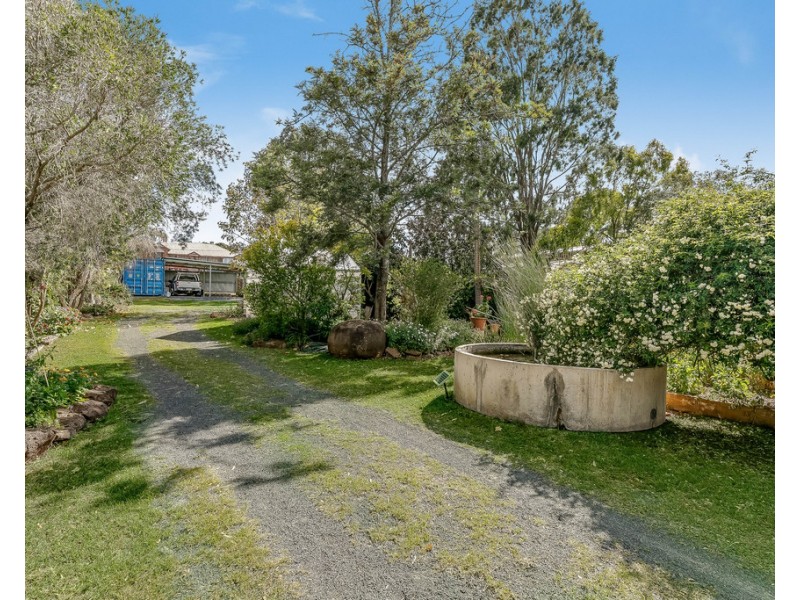 9 Sterling Street, Southbrook QLD 4363