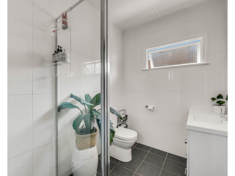 37 O’Quinn Street, Harristown QLD 4350