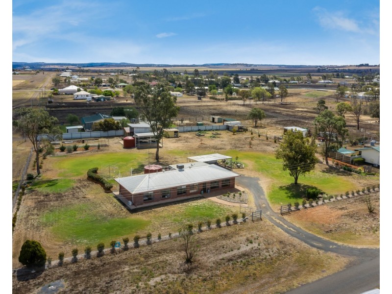 48 Railway Street, Cambooya QLD 4358