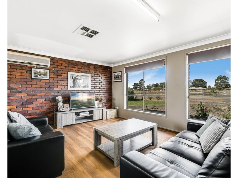 48 Railway Street, Cambooya QLD 4358