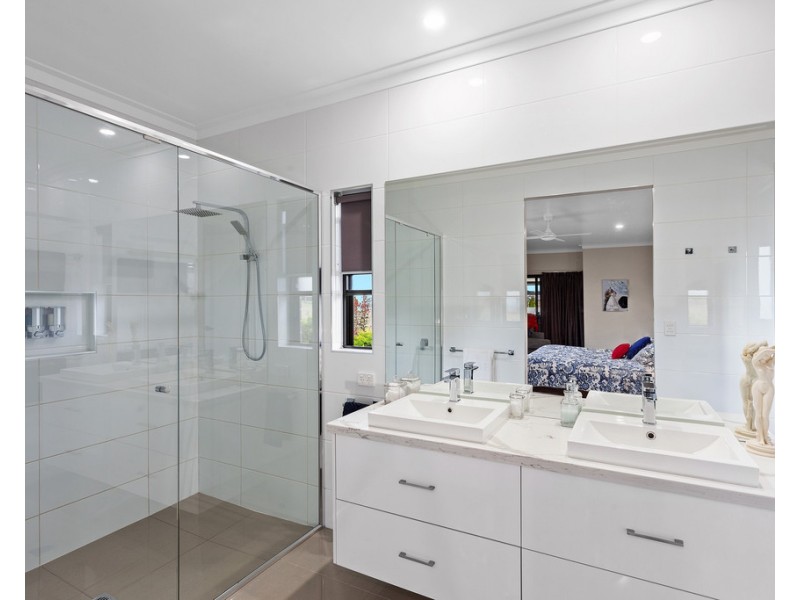 20-24 Bunkers Hills School Road, Westbrook QLD 4350