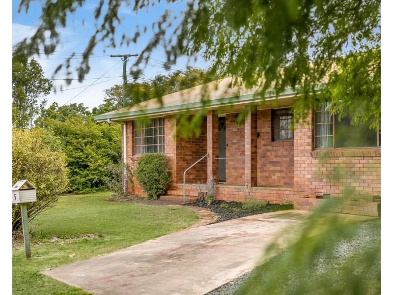 5 Hazzard Street, Centenary Heights QLD 4350
