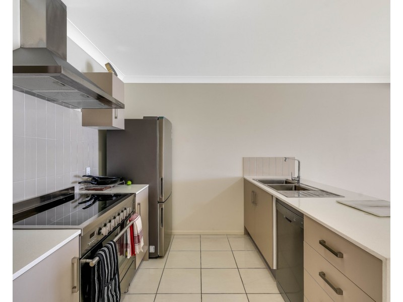 6 Alistair Street, Glenvale QLD 4350