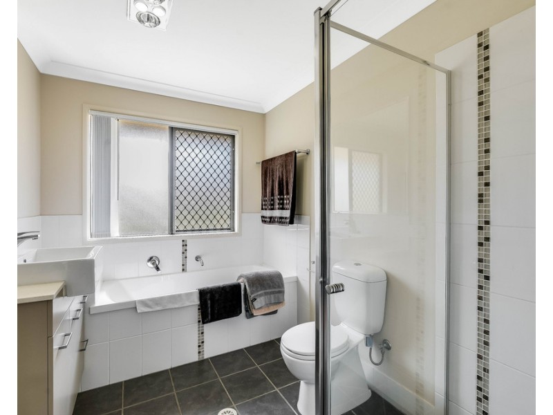 6 Alistair Street, Glenvale QLD 4350