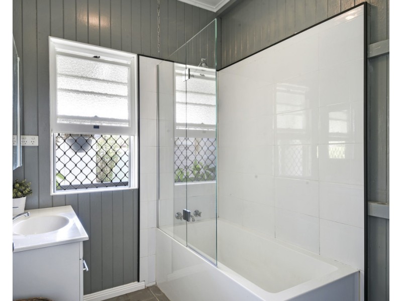 35 Tomkinson Street, Wilsonton QLD 4350