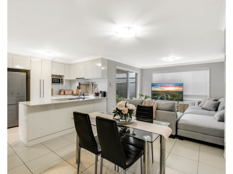 Unit 2/16 Swallow Court, Newtown QLD 4350