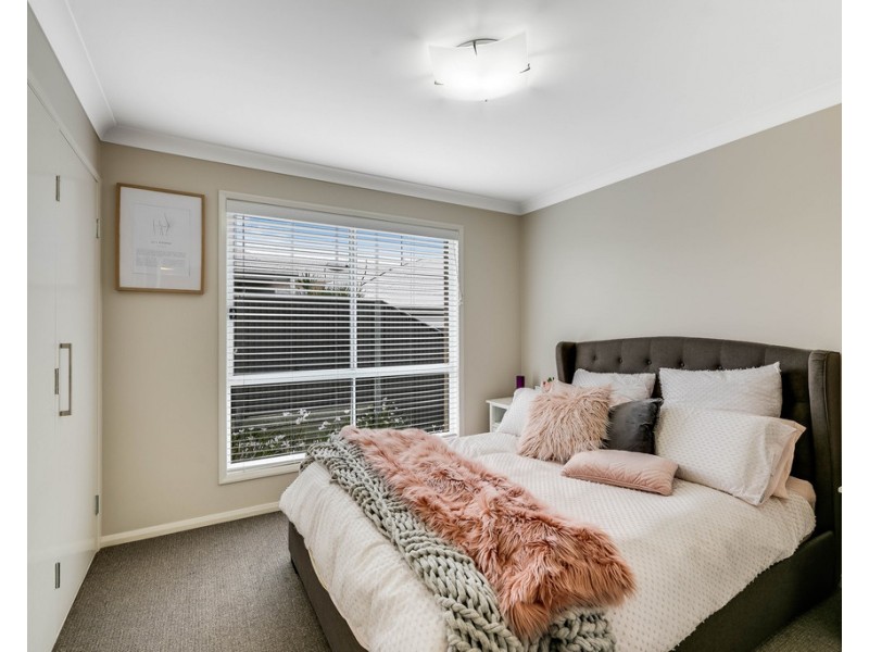 Unit 2/16 Swallow Court, Newtown QLD 4350