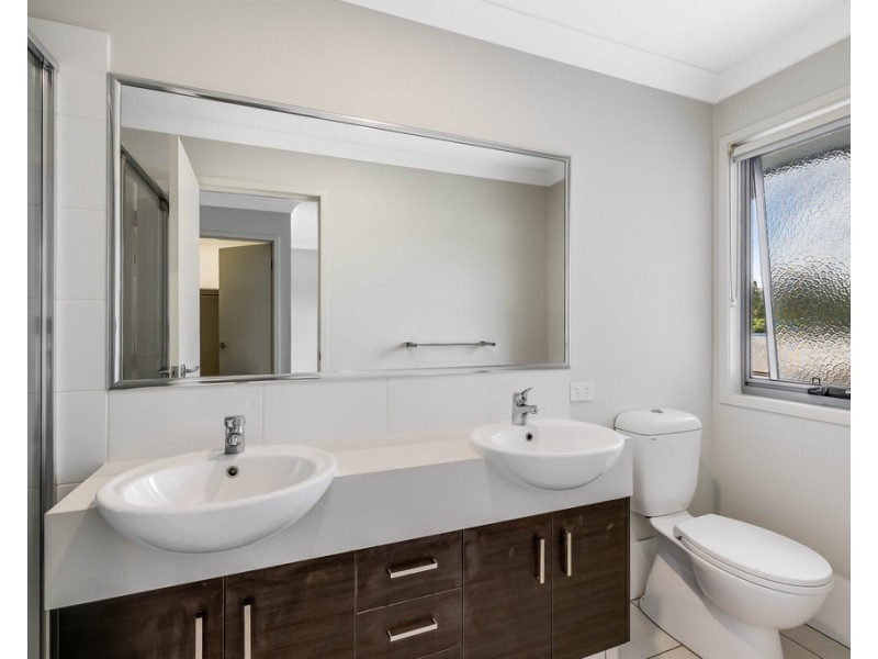 Unit 2/97 Holberton Street, Newtown QLD 4350