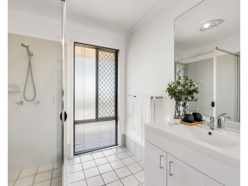 17 Duncan Street, Wilsonton Heights QLD 4350