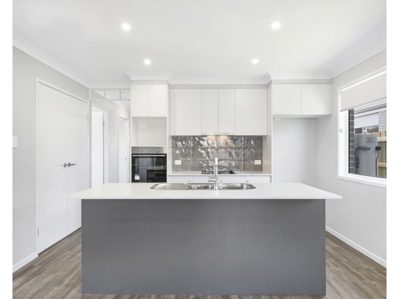 1 Pilgrim Street, Middle Ridge QLD 4350