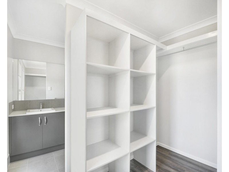 1 Pilgrim Street, Middle Ridge QLD 4350