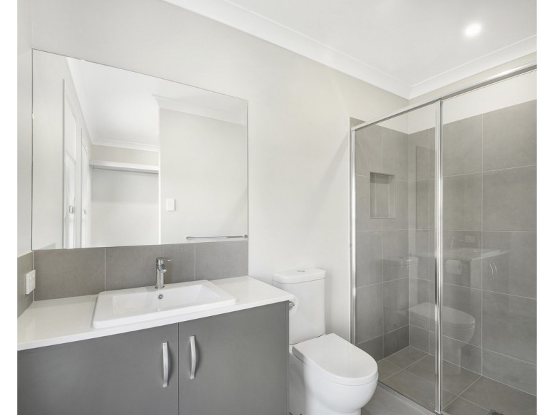 1 Pilgrim Street, Middle Ridge QLD 4350