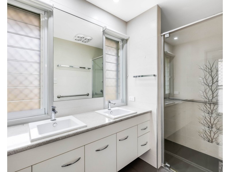 2 Northview Drive, Cabarlah QLD 4352