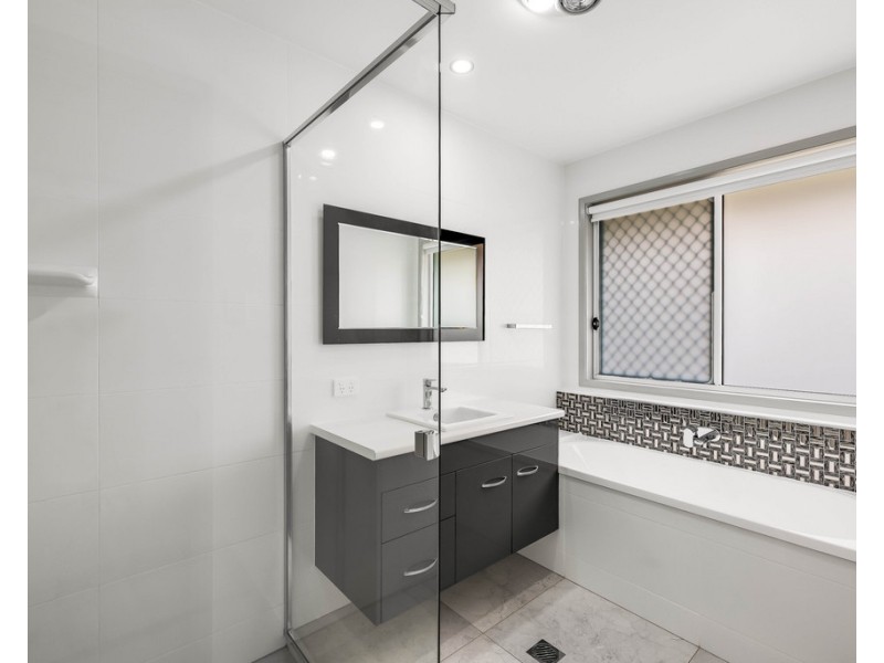 2 Northview Drive, Cabarlah QLD 4352