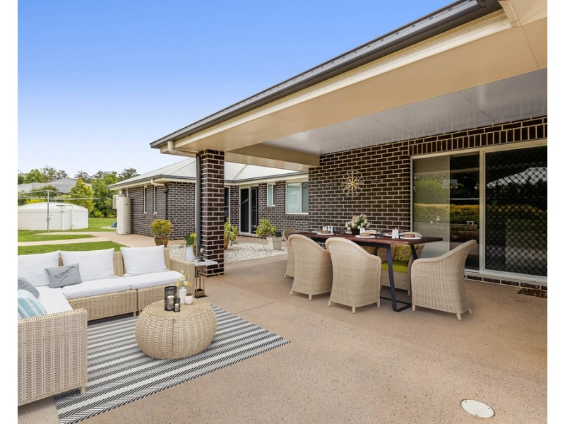 2 Northview Drive, Cabarlah QLD 4352