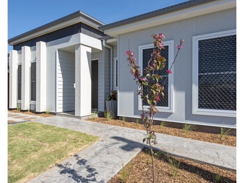 1/164 Spring Street, Middle Ridge QLD 4350