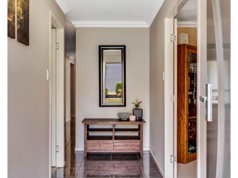 14 High Court Drive, Wilsonton Heights QLD 4350