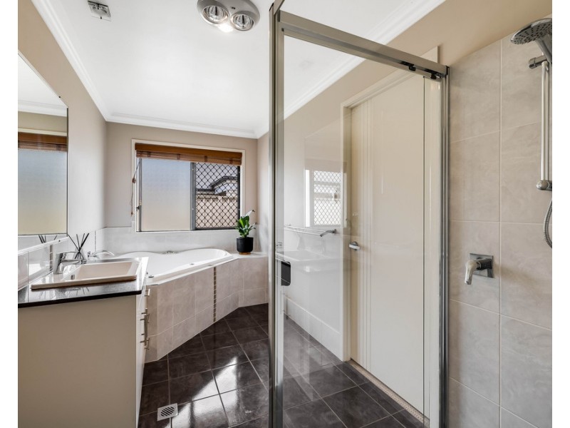 14 High Court Drive, Wilsonton Heights QLD 4350