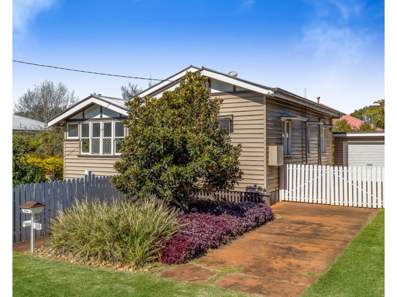 22 Rosewood Street, Toowoomba City QLD 4350