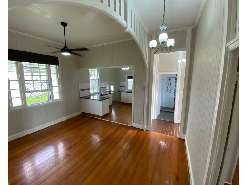 5 West Street, Newtown QLD 4350