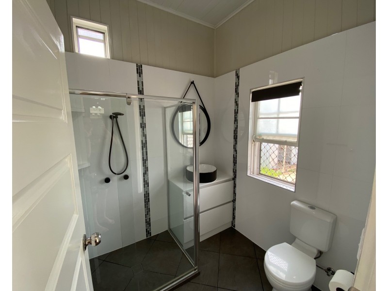 5 West Street, Newtown QLD 4350