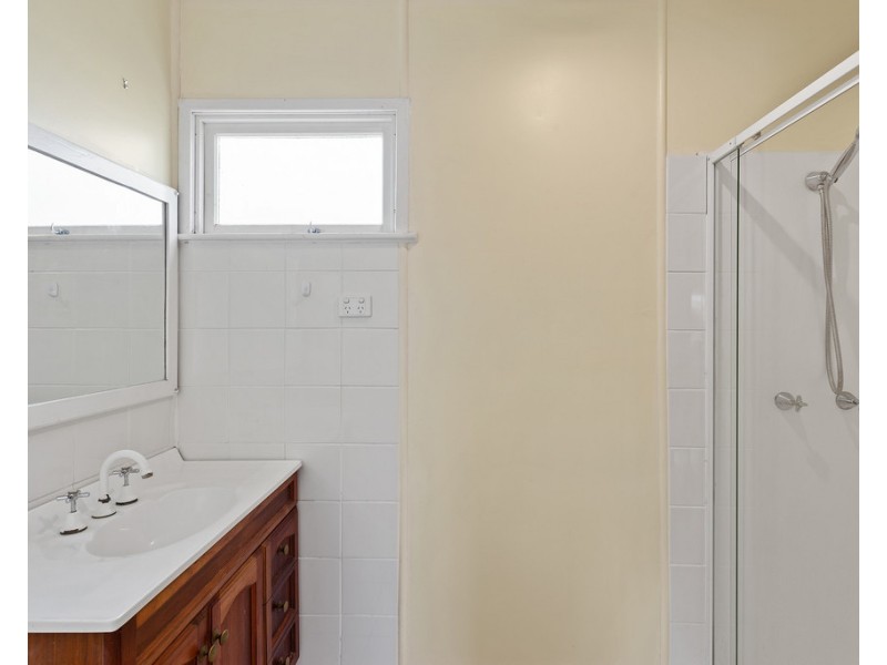 1 Miles Street, Harristown QLD 4350