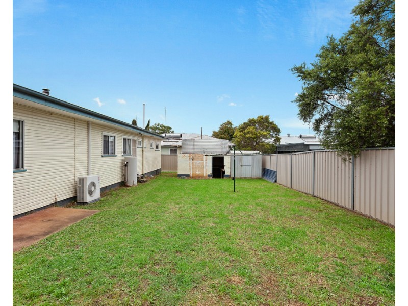 1 Miles Street, Harristown QLD 4350