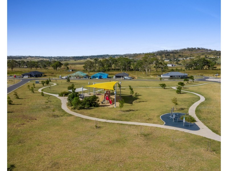 6 Breanna Street, Cotswold Hills QLD 4350