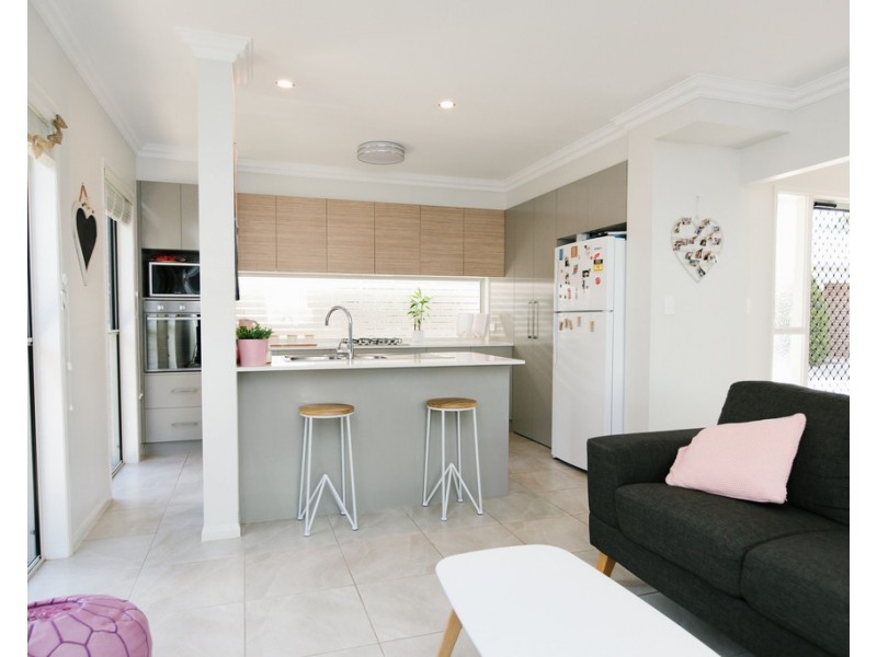 2/10 Warwick Street, Harristown QLD 4350
