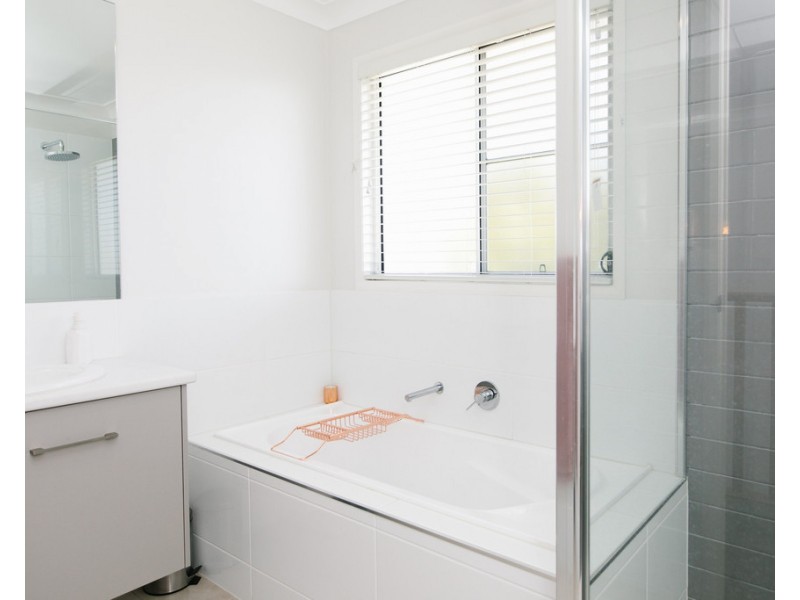 2/10 Warwick Street, Harristown QLD 4350