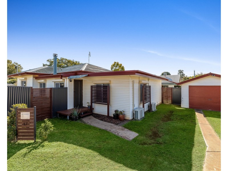 17 Albert Lane, Newtown QLD 4350