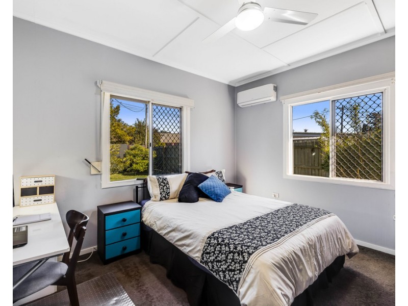 17 Albert Lane, Newtown QLD 4350
