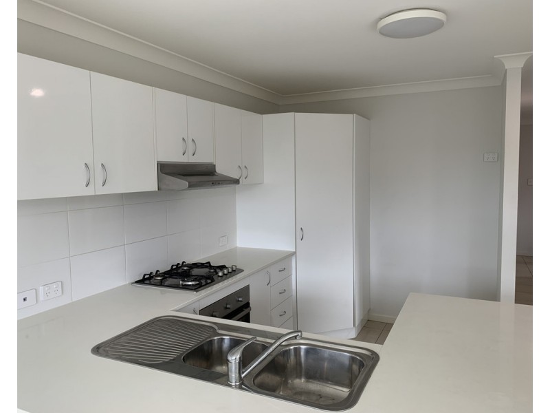 4 Nash Drive, Glenvale QLD 4350