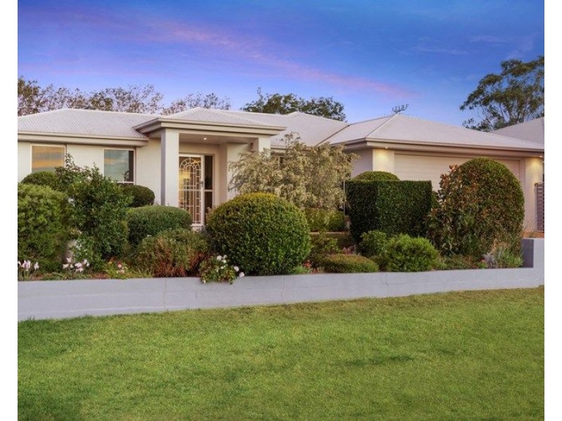 20 Shelton Crescent, Kearneys Spring QLD 4350