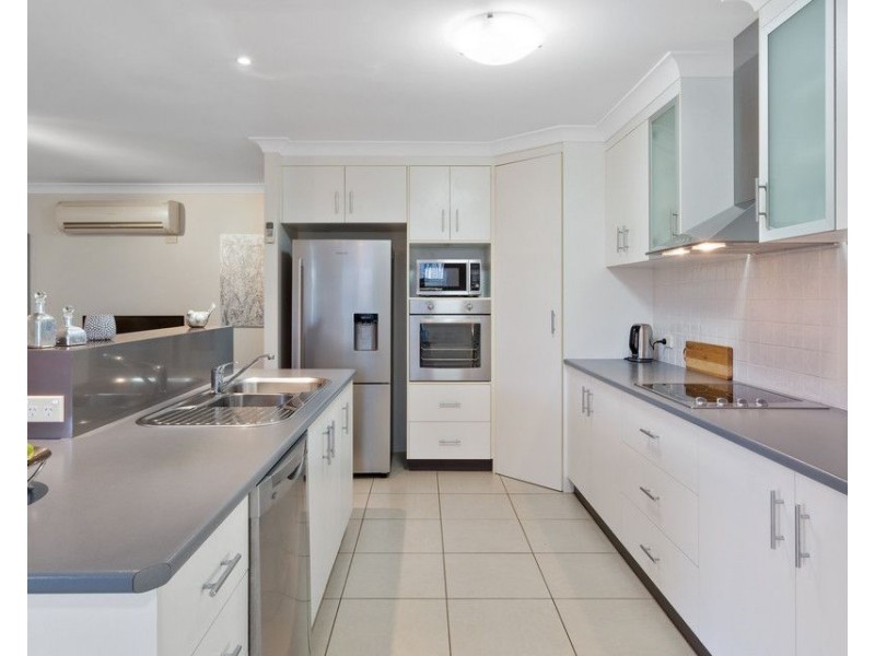 20 Shelton Crescent, Kearneys Spring QLD 4350
