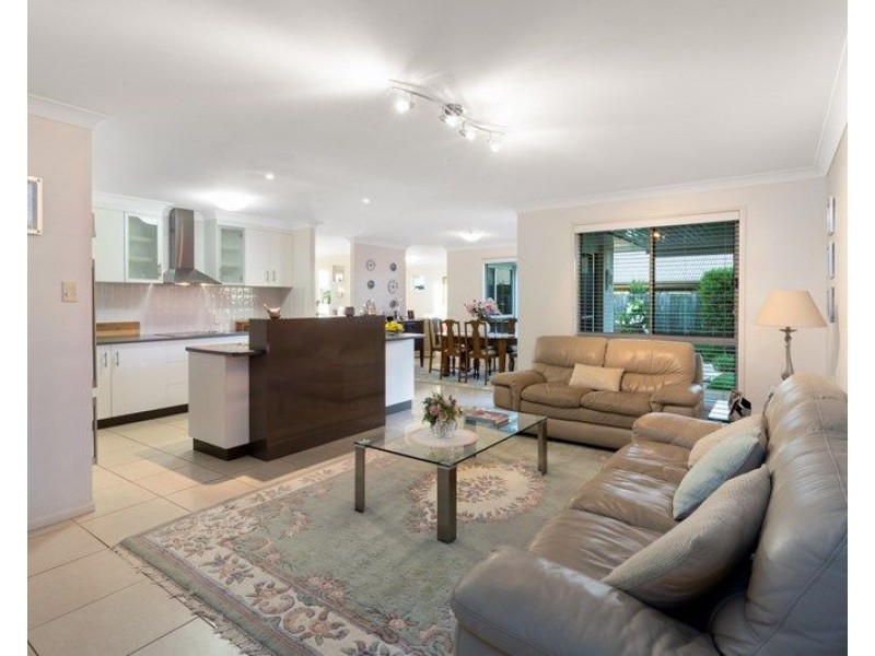 20 Shelton Crescent, Kearneys Spring QLD 4350