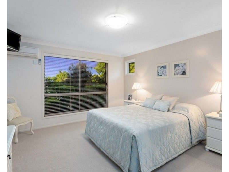 20 Shelton Crescent, Kearneys Spring QLD 4350