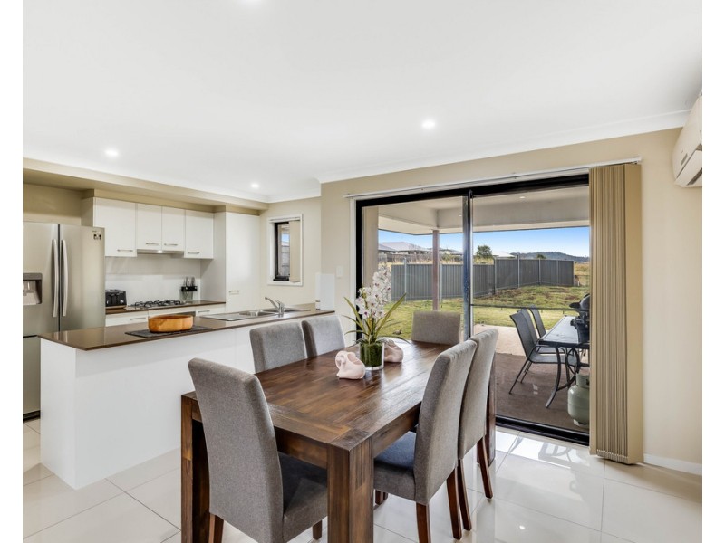 4 Kensei Street, Wyreema QLD 4352