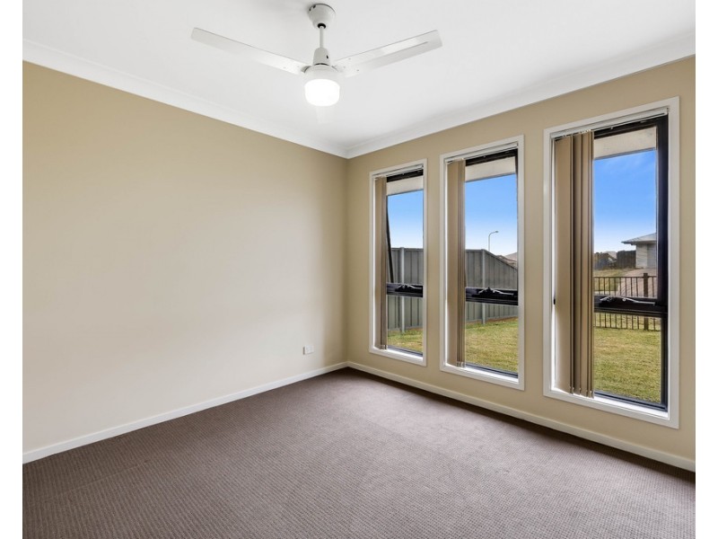 4 Kensei Street, Wyreema QLD 4352