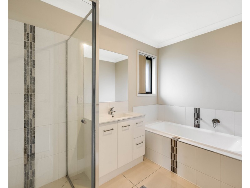 4 Kensei Street, Wyreema QLD 4352