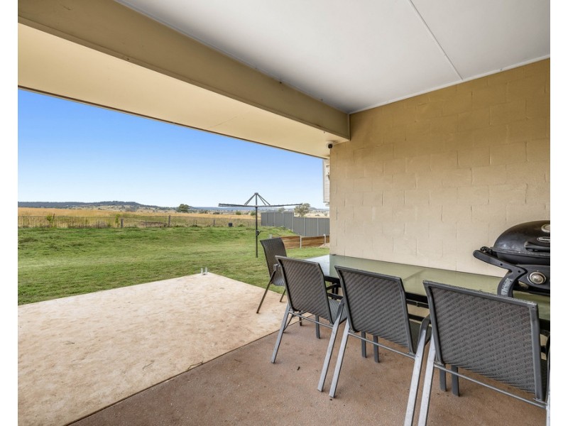 4 Kensei Street, Wyreema QLD 4352