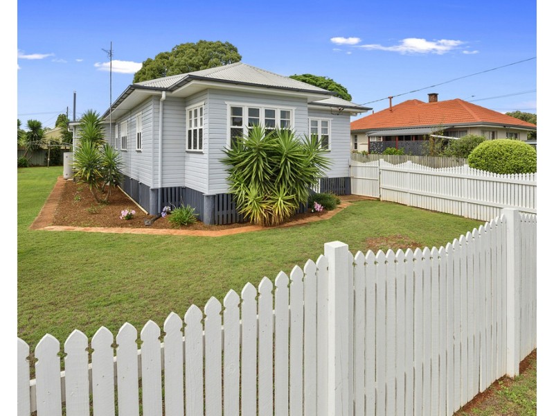 26 Violet Street, Harristown QLD 4350