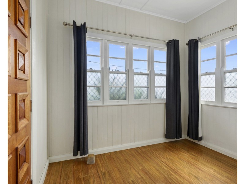 26 Violet Street, Harristown QLD 4350