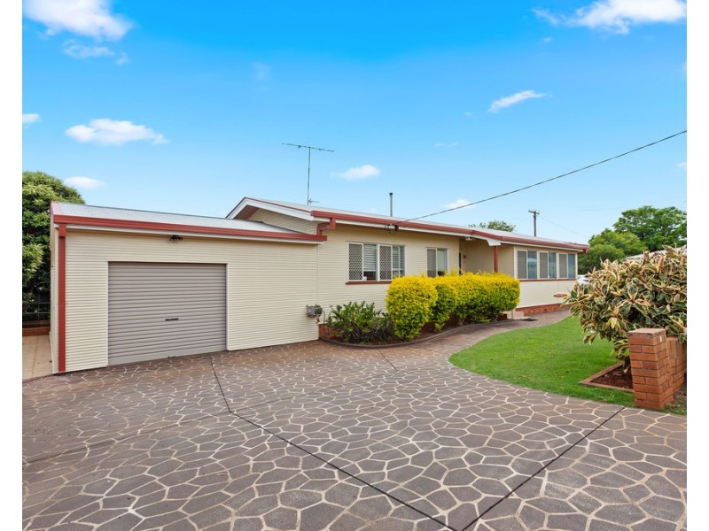 1 Hanlon Street, Newtown QLD 4350